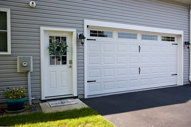 24/7 Emergency Garage Door Panel Replacement experts in Durand, WI